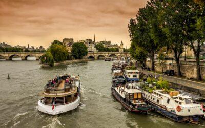 Les péniches parisiennes éblouiront vos convives lors de votre mariage